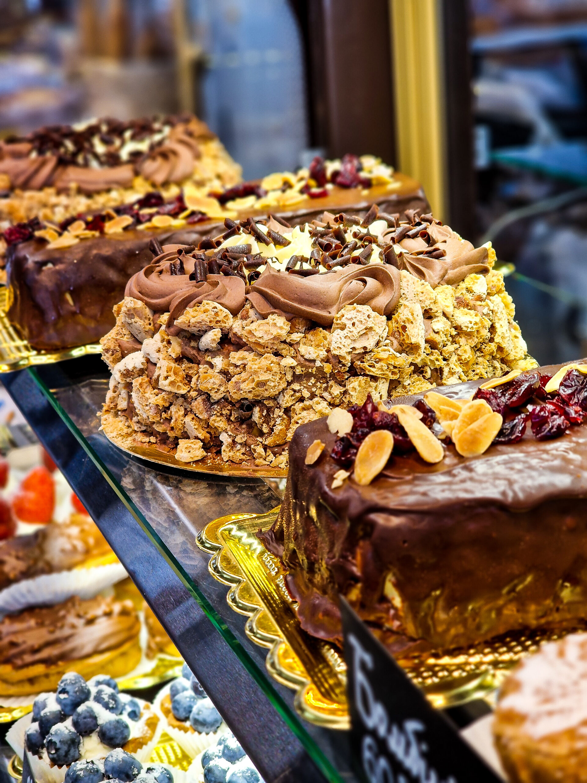 де купити смачний київський торт